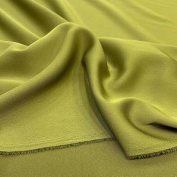 2815 Crepe de Raso en tono lima - Imagen 1